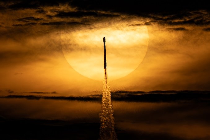 Semiconductor manufacturing test bed flies alongside Starlink satellites on Falcon 9 launch – Spaceflight Now